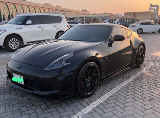 Nissan Z370 full option 2014 Gcc for sale