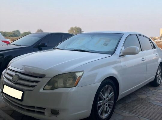 Toyota Avalon limited 2006 USA imported