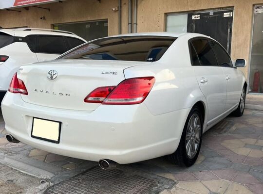 Toyota Avalon limited 2006 USA imported