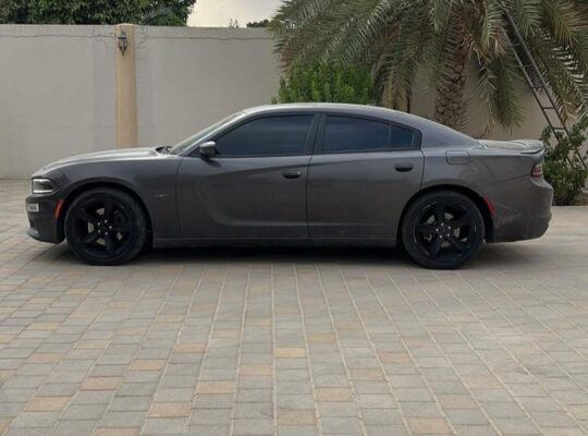 Dodge charger R/T 2017 Gcc in good condition