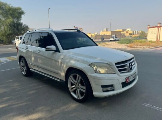 Mercedes GLK 300 full option 2010 Gcc for sale