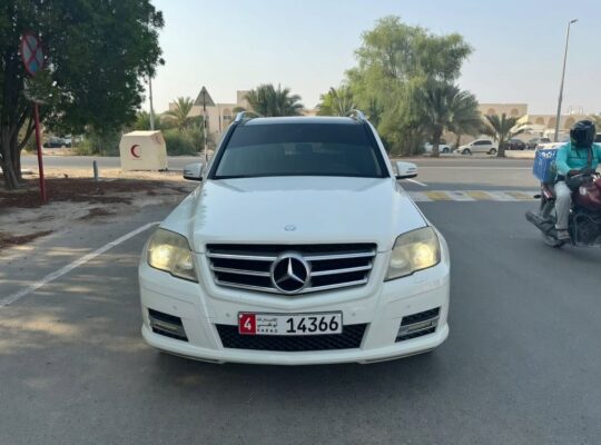 Mercedes GLK 300 full option 2010 Gcc for sale