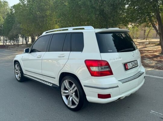 Mercedes GLK 300 full option 2010 Gcc for sale