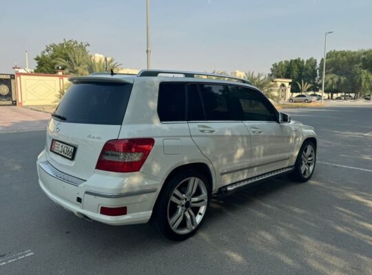 Mercedes GLK 300 full option 2010 Gcc for sale