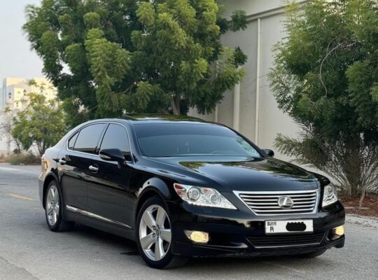 Lexus LS460 full option 2011 USA imported for sa