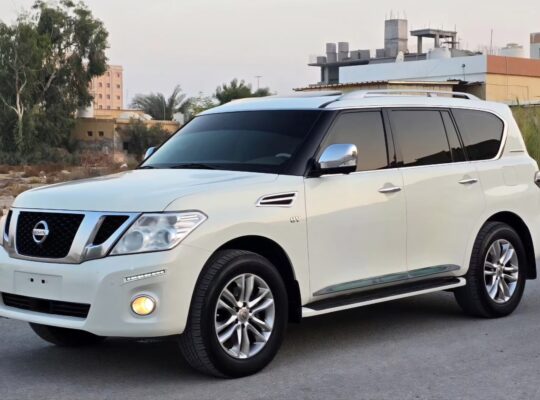 Nissan patrol LE400 full option 2012 Gcc for sale