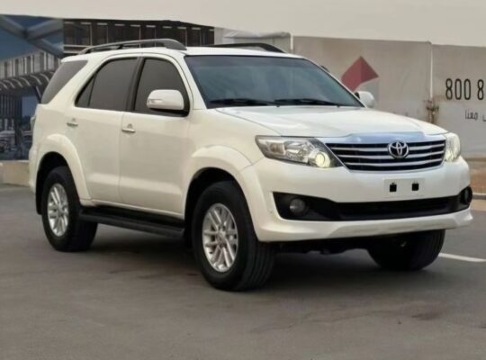 Toyota Fortuner SR5 2012 Gcc for sale