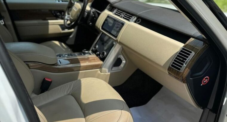 Range Rover vouge SE 2018 Gcc for sale