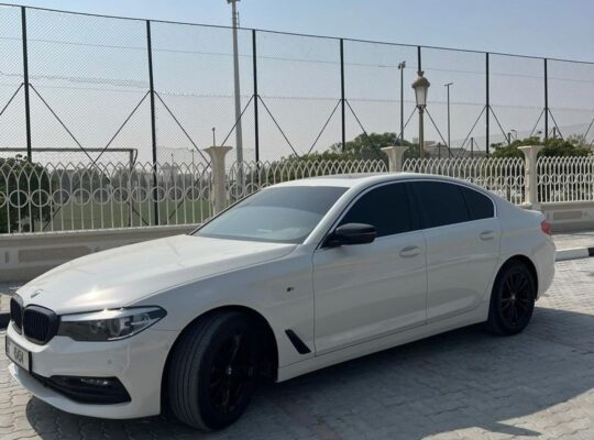 BMW 520 full option 2020 Gcc for sale