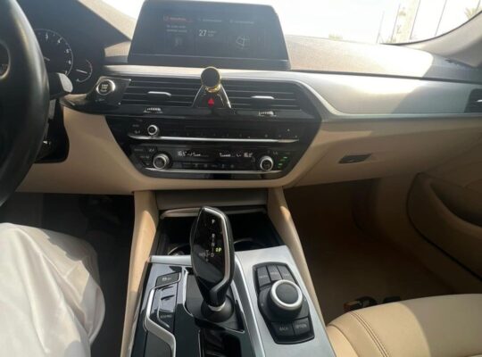 BMW 520 full option 2020 Gcc for sale