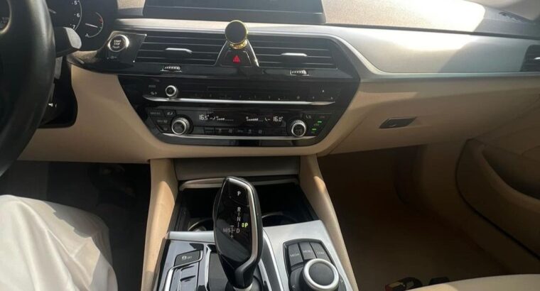 BMW 520 full option 2020 Gcc for sale