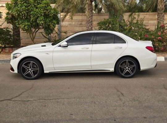 Mercedes C300 in good condition 2016 USA imported