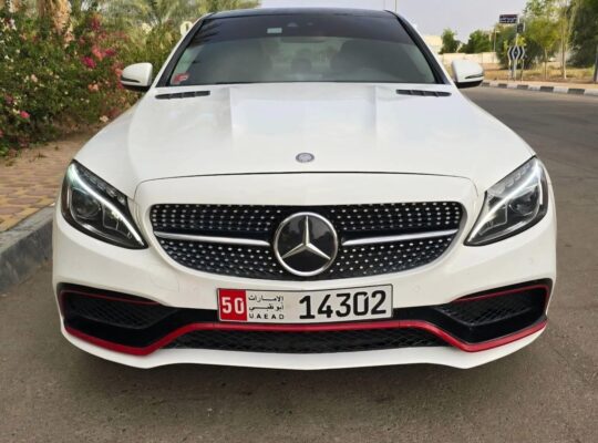 Mercedes C300 in good condition 2016 USA imported