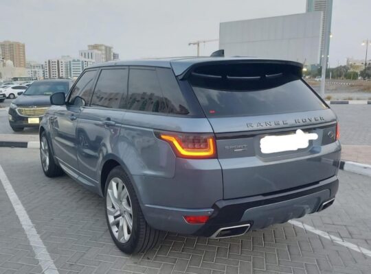 Range Rover sport SE 2019 Gcc in good condition