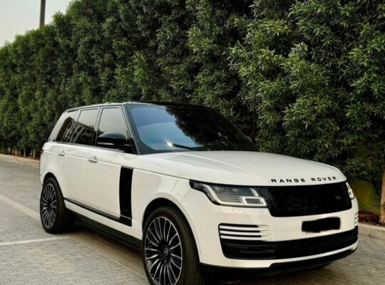 Range Rover vouge SE 2019 Gcc for sale