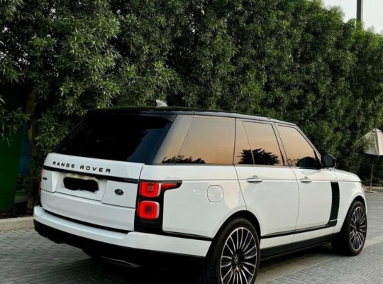 Range Rover vouge SE 2019 Gcc for sale