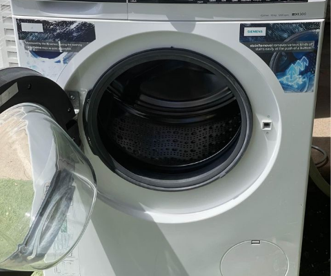 Siemens washing machine10KG iQ300 1200 RPM for sal