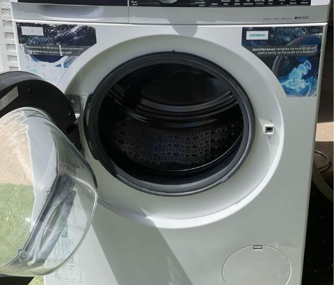 Siemens washing machine10KG iQ300 1200 RPM for sal
