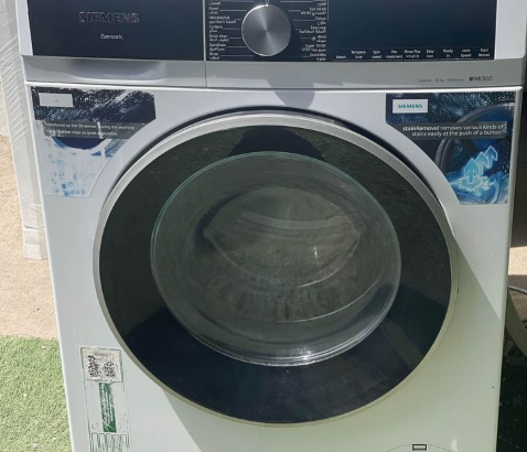 Siemens washing machine10KG iQ300 1200 RPM for sal