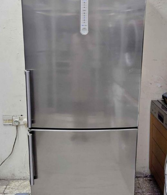 Siemens bottom freezer refrigerator for sale