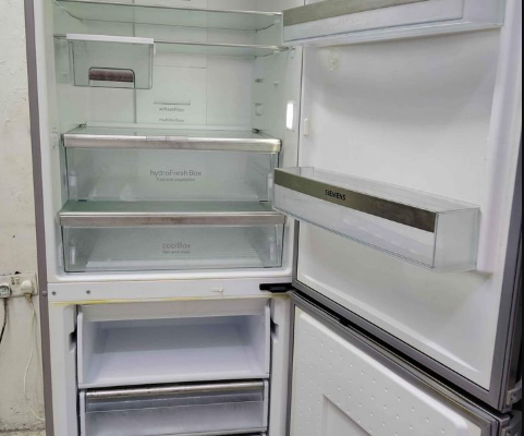 Siemens bottom freezer refrigerator for sale