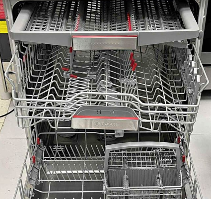 Siemens series 6 Dishwasher 3 rack same like new f