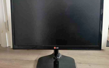 Slim & Wide LG 22″ LED monitor, FULL HD For Sale