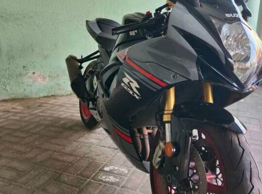 Suzuki gsxr 750 cc 2018 in good condition for sale