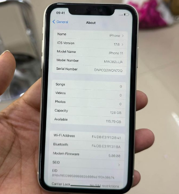 iPhone 11 128 GB Clean 94% battery all original fo