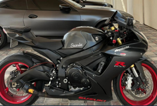 Suzuki GSXR 750 2012 in good condition for sale