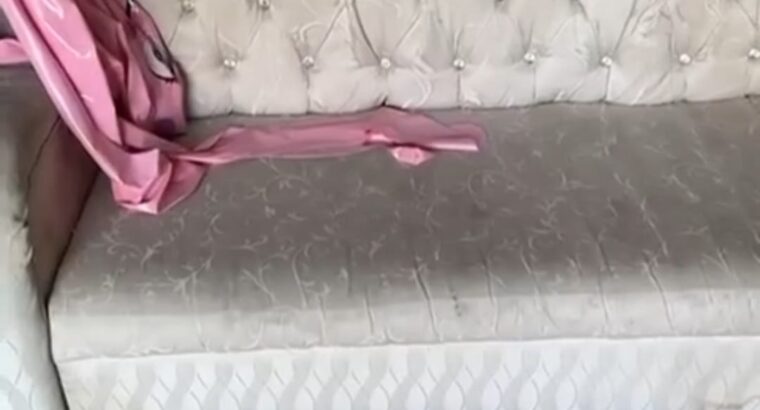 للبيع طقم كنب لـ 8 أشخاص