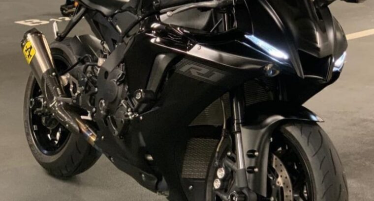 YAMAHA R1 2020 Imported in excellent condition for