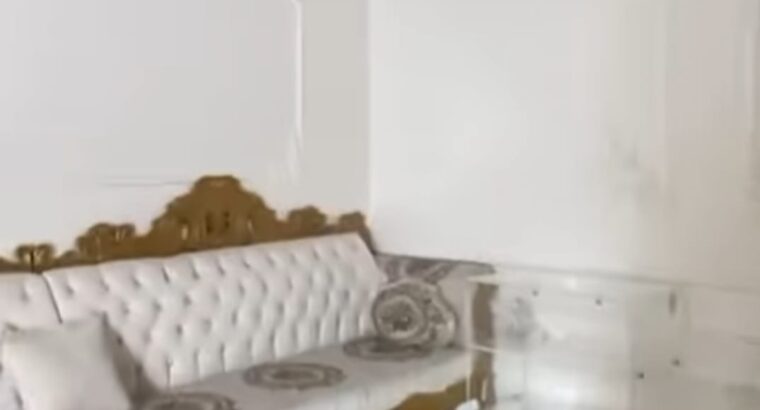 كنب مجلس بحاله جيده جداً للبيع