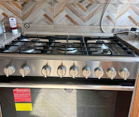 Bosch 90cm full gas cooker available for sale