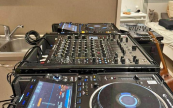 CDJ 3000 + V10 SET WITH FLIGHT CASE FOR SALE