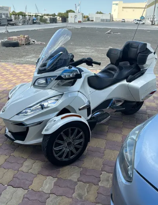 Canam spyder RT limited 2015 In excellent conditi