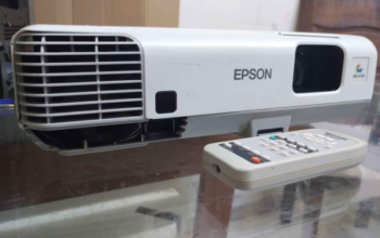 Epson EB 95 Projector with remote for sale