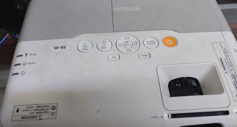 Epson EB 95 Projector with remote for sale