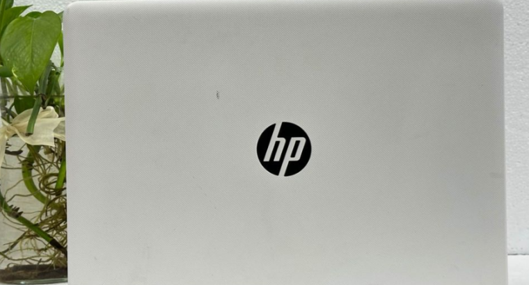 HP LAPTOP 14 AMD A6 RADION R4 For Sale