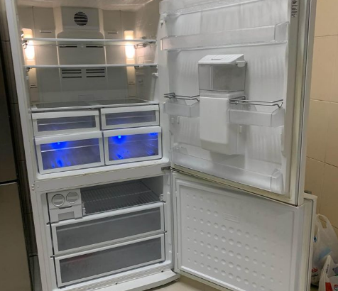 Huge refrigerator Beko For Sale