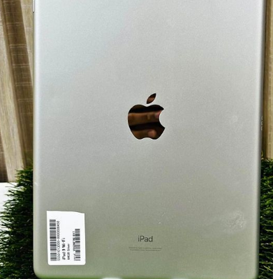 Ipad 9 generation 64Gb wifi for sale