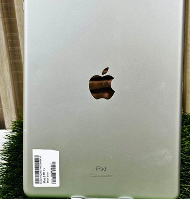 Ipad 9 generation 64Gb wifi for sale