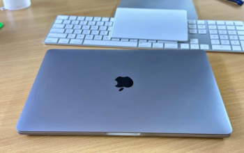 MACBOOK PRO 13-inch 2020. Core i7 Touch Bar For Sa