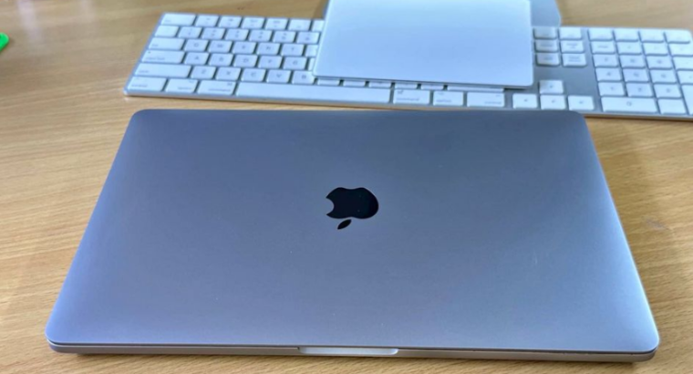 MACBOOK PRO 13-inch 2020. Core i7 Touch Bar For Sa