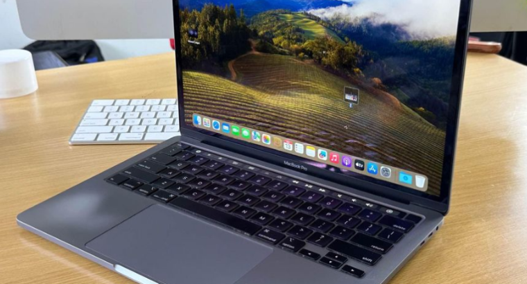 MACBOOK PRO 13-inch 2020. Core i7 Touch Bar For Sa