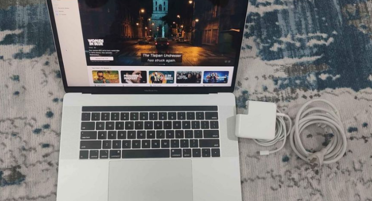 MacBook Pro 1990 4 Gb GPU CORE I7 FOR SALE