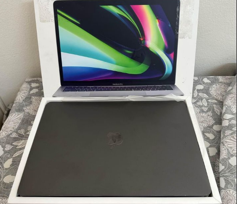 MacBook Pro 2020 m1 13.3 inch for sale