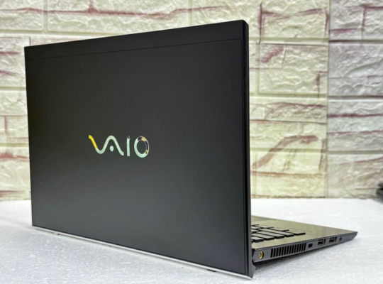 SONY VAIO 11 Core i5 8th Gen For Sale