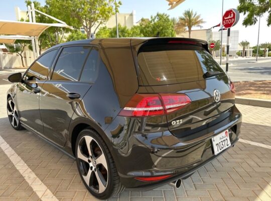 Volkswagen Golf GTi 2015 Gcc for sale