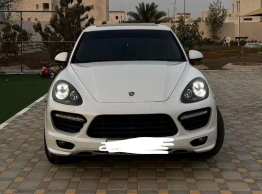 Porsche Cayenne GTS 2013 Gcc in good condition